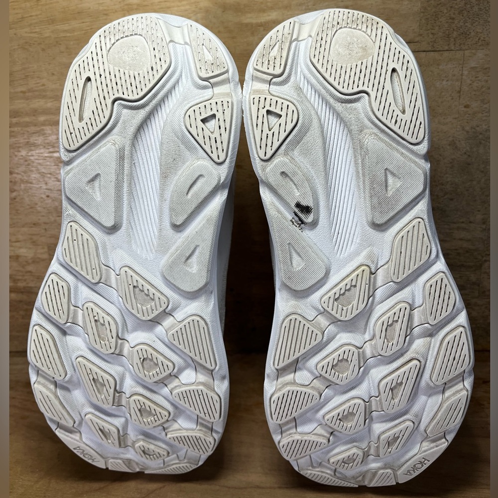 Hoka One One Clifton 9 REFLECTIVE Womens Size 7.5 Running Shoes Sneakers White - Picture 8 of 12